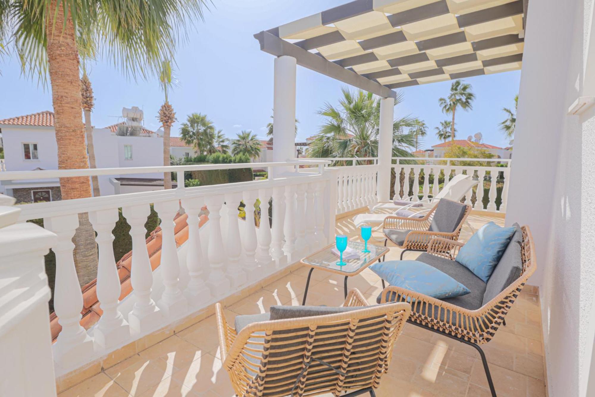 Yolo Villa *